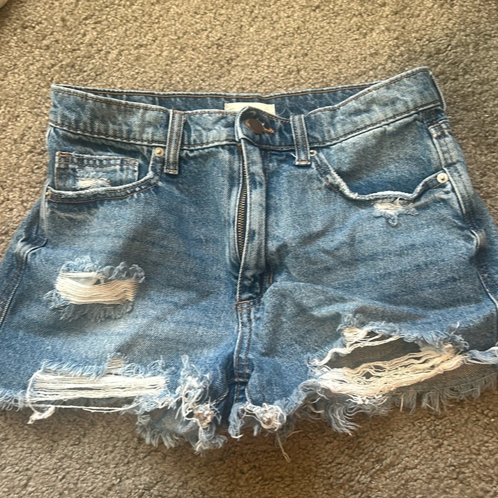 Jean short from altered state. In a medium.